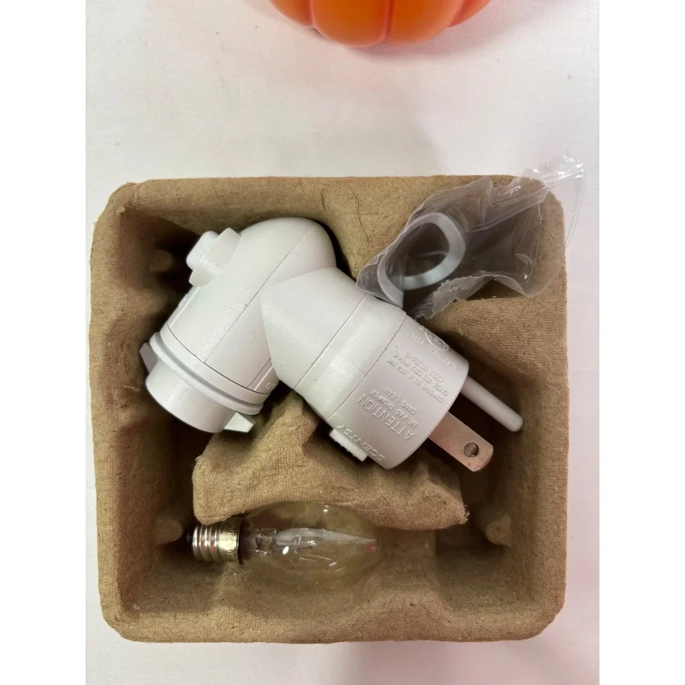 Scentsy Cut It Out Mini Warmer Orange Pumpkin Halloween Jack-O-Lantern Plug-In